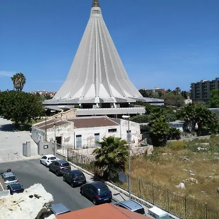 לינה וארוחת בוקר Demetra